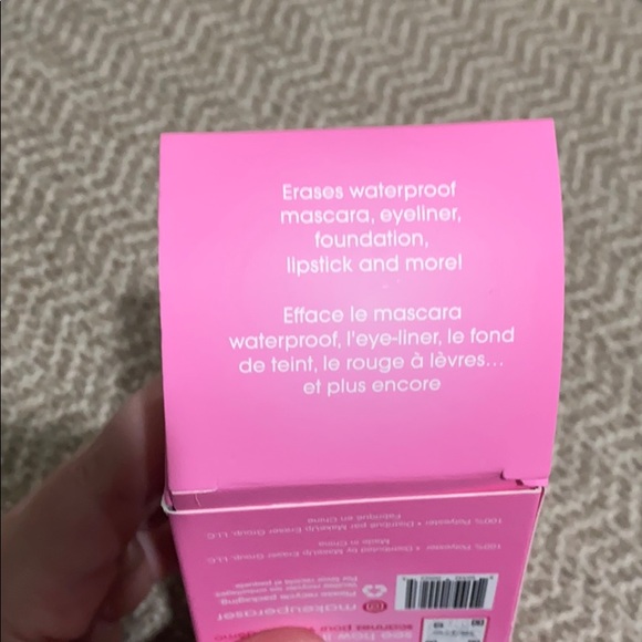 NIB Original MakeUp Eraser PINK - Picture 3 of 6